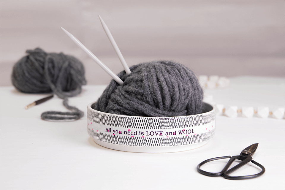 Brother 12MM Black on Hearts tape (4m) - Image 2